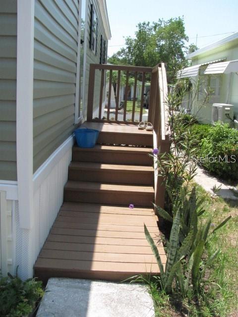 Listing photo id 20 for 7801 34th Avenue N 30