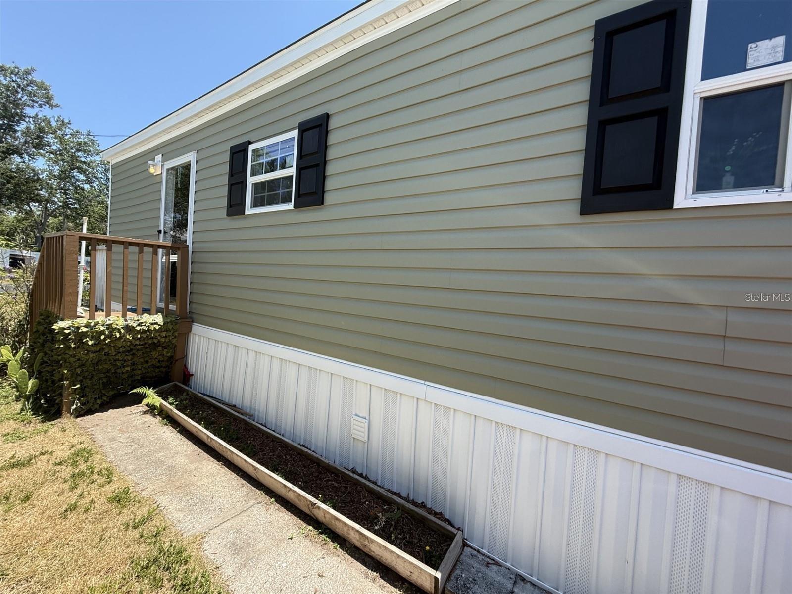 Listing photo id 21 for 7801 34th Avenue N 30