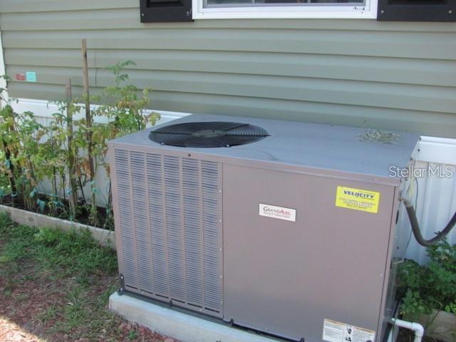 Listing photo id 24 for 7801 34th Avenue N 30