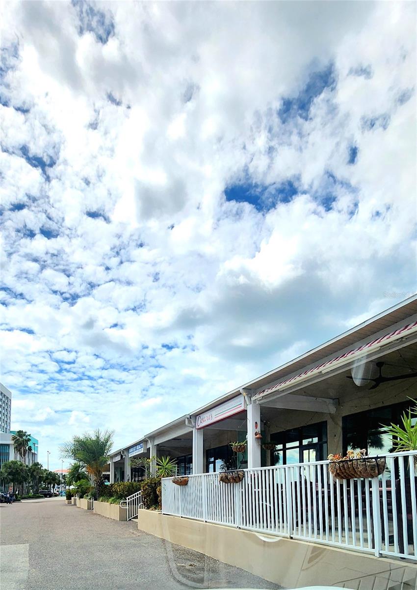 Image 12 of 47 For 800 Bayway Boulevard 28