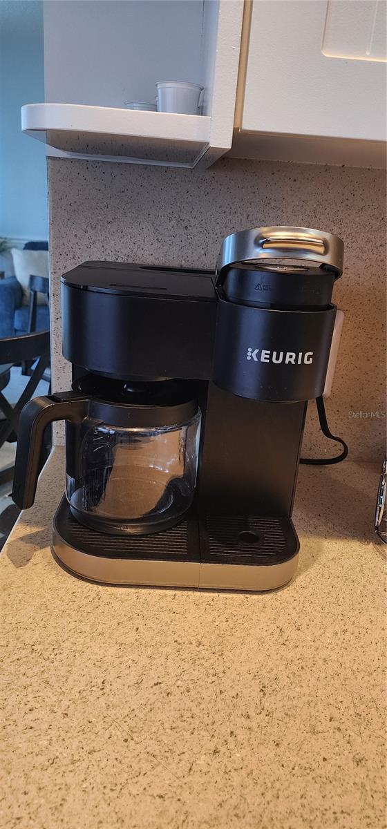 Image 23 of 47 For 800 Bayway Boulevard 28