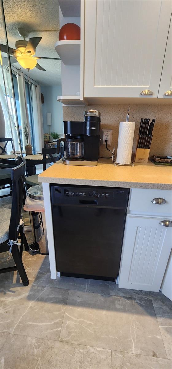 Image 24 of 47 For 800 Bayway Boulevard 28