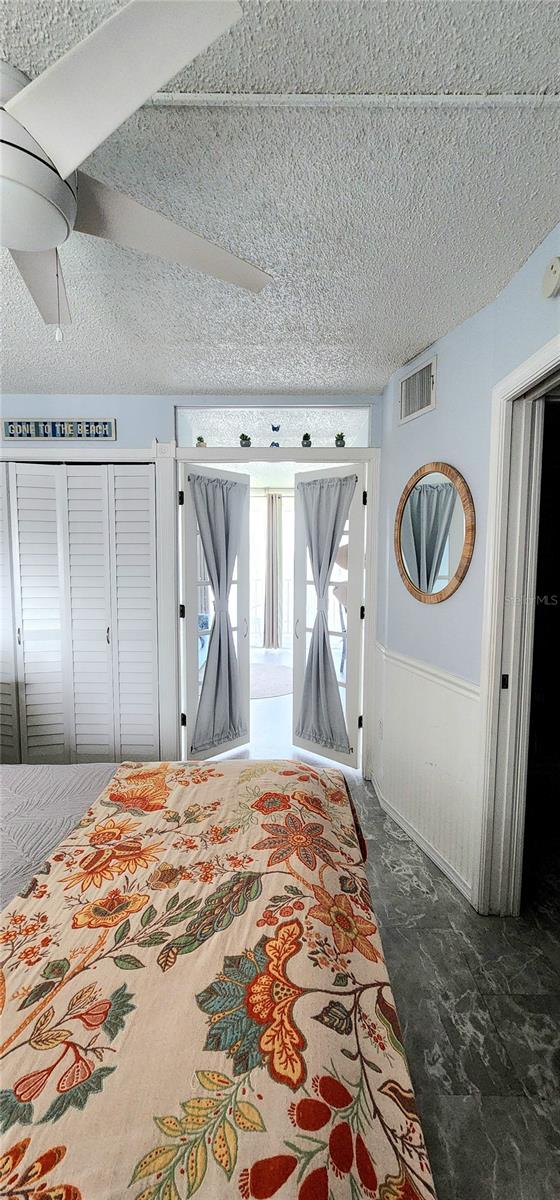 Image 26 of 47 For 800 Bayway Boulevard 28