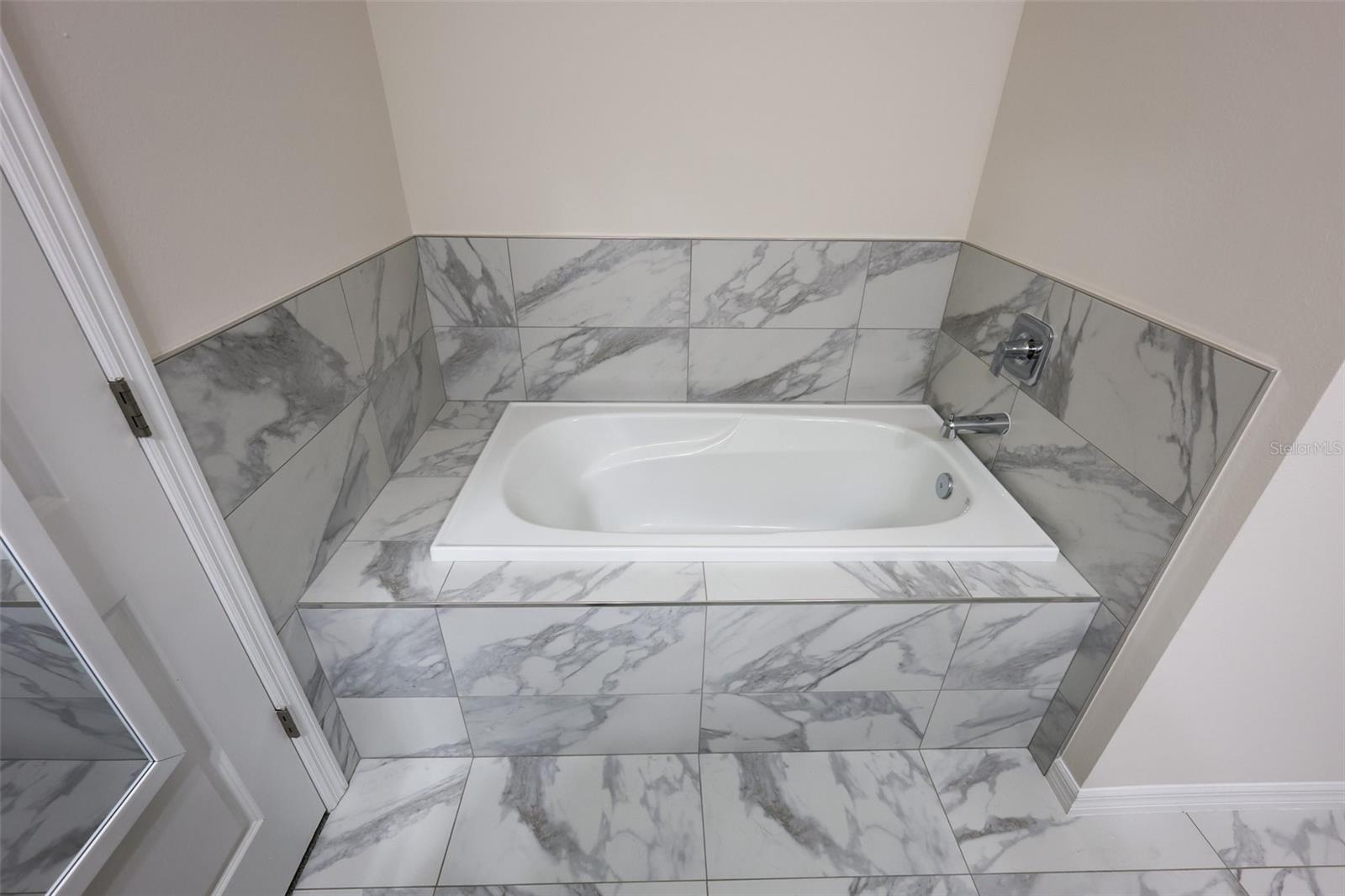 Image 13 of 31 For 2992 Mearshire Drive