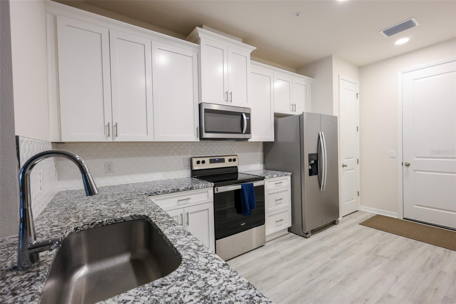 Image 4 of 31 For 2992 Mearshire Drive