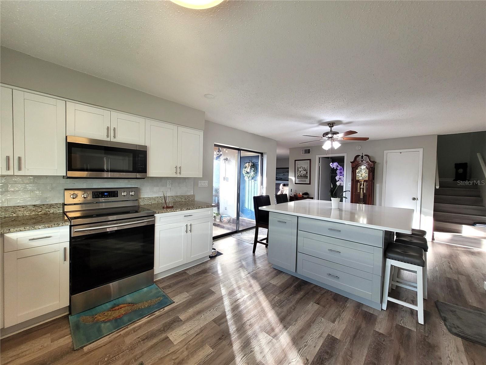 Image 13 of 47 For 14521 Catalina Circle