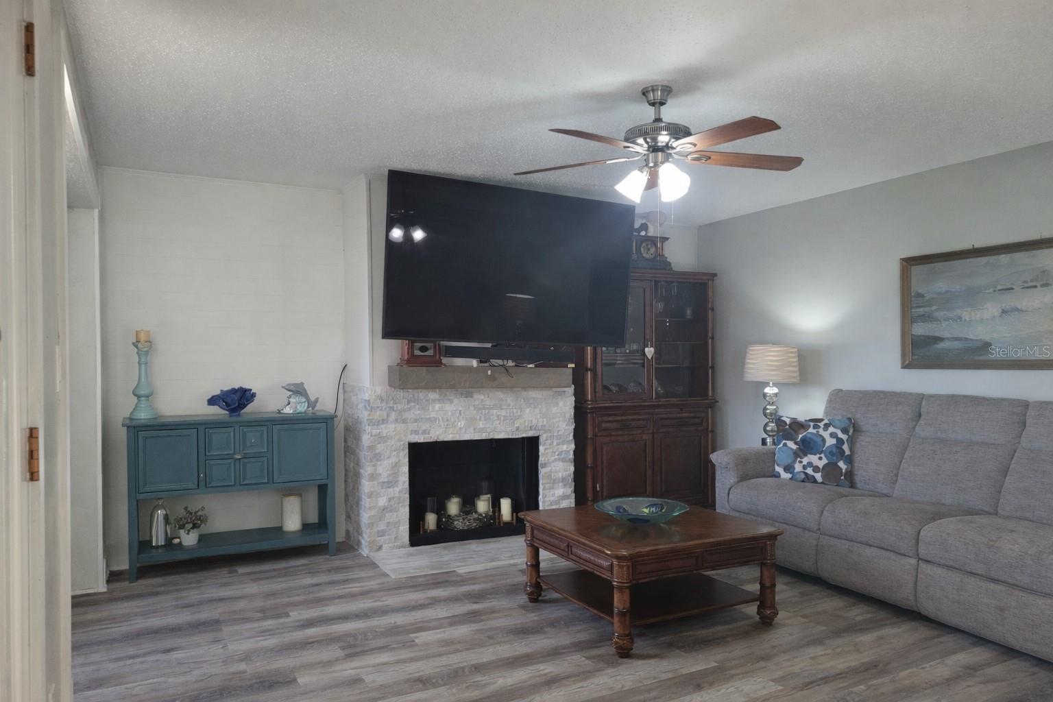 Image 17 of 47 For 14521 Catalina Circle