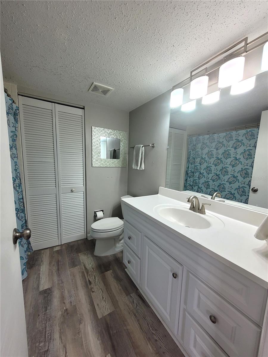 Image 21 of 47 For 14521 Catalina Circle