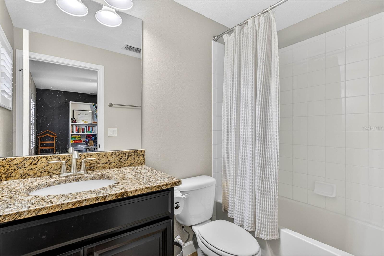 Image 19 of 41 For 28635 Tranquil Lake Circle