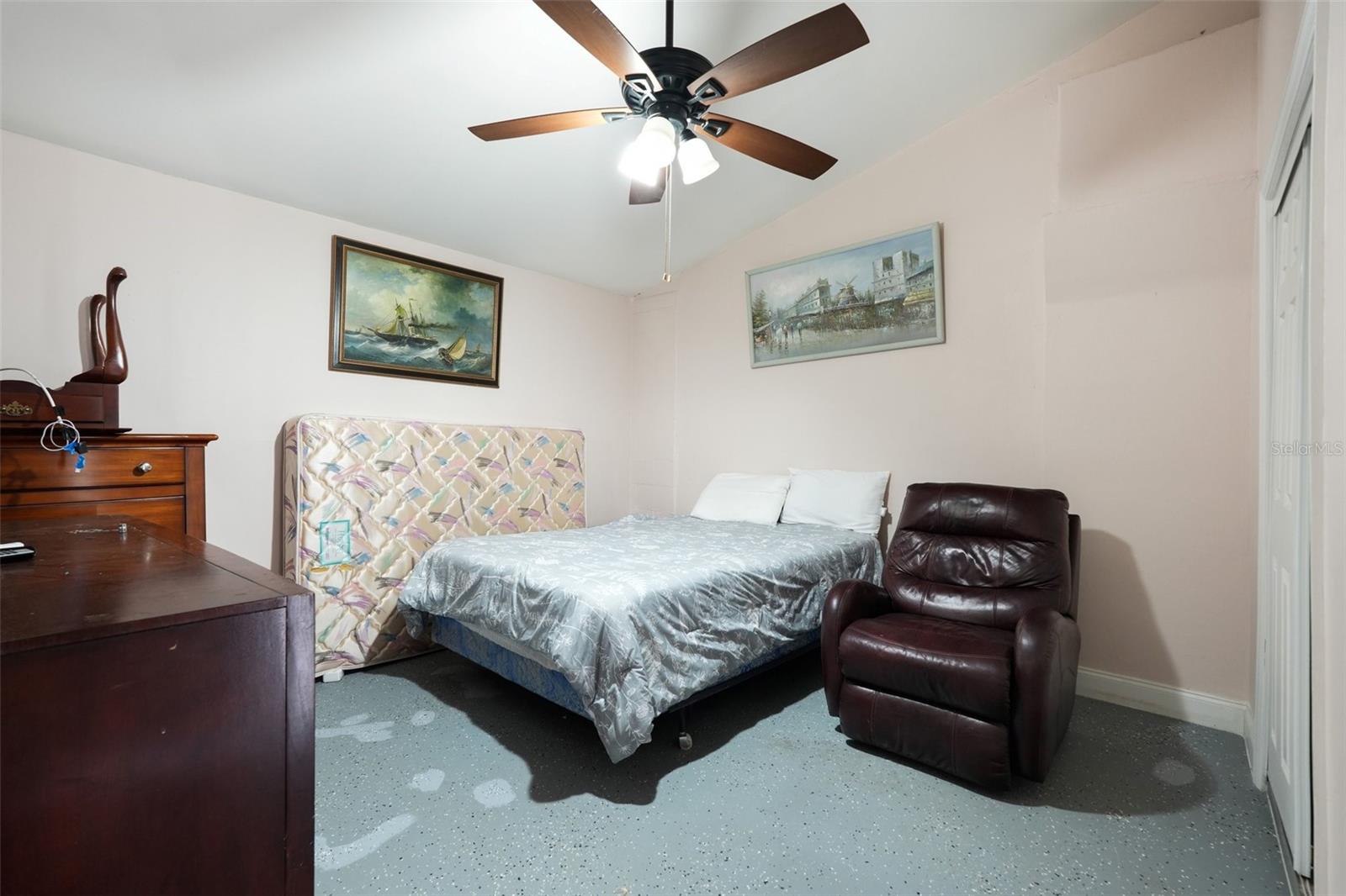 Image 22 of 28 For 1244 Classic Drive