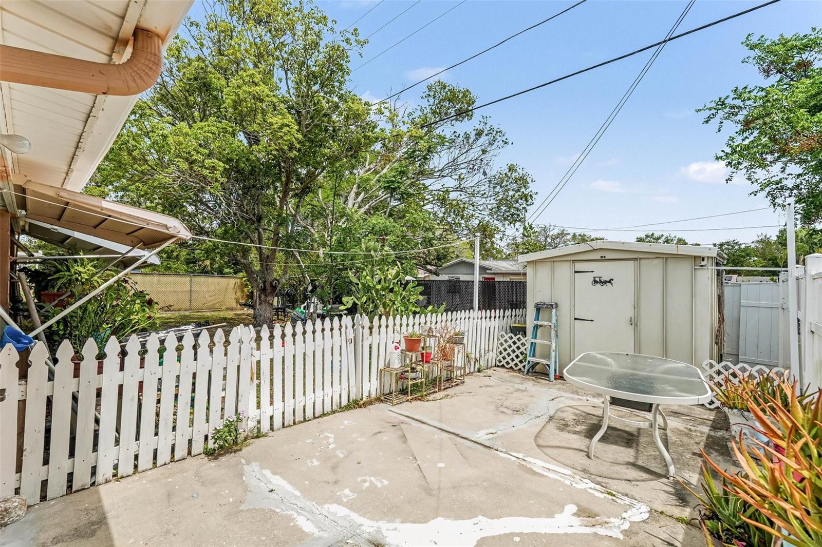 Image 24 of 28 For 1244 Classic Drive