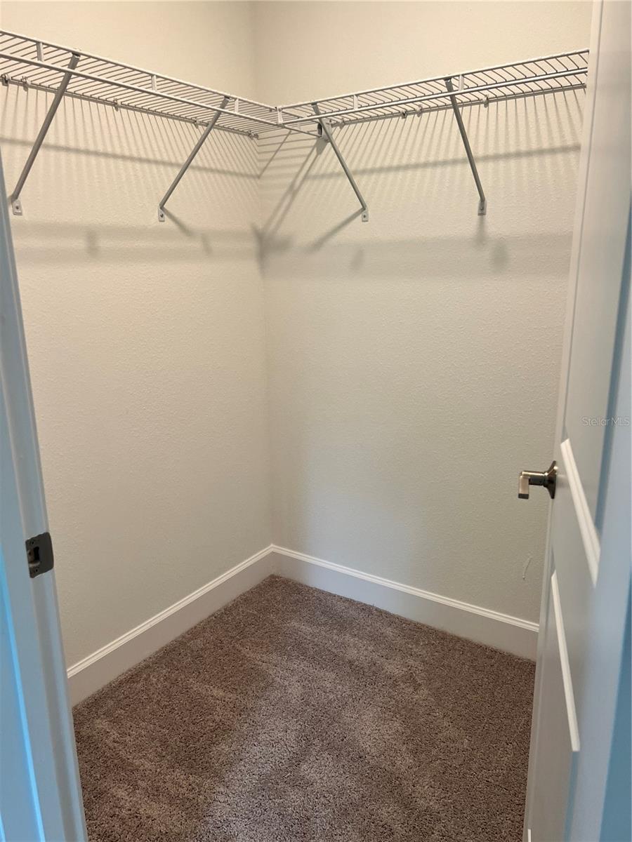 Listing photo id 12 for 10348 And 10350 Usher Street