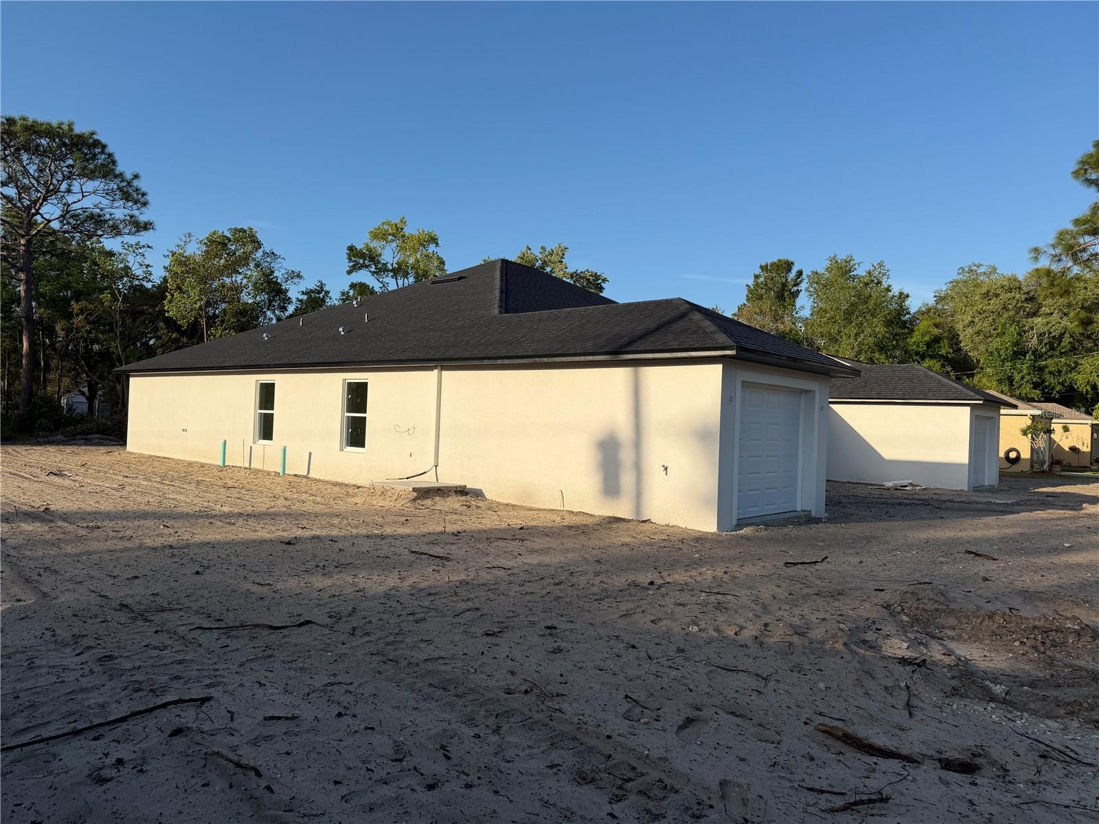 Listing photo id 0 for 10348 And 10350 Usher Street