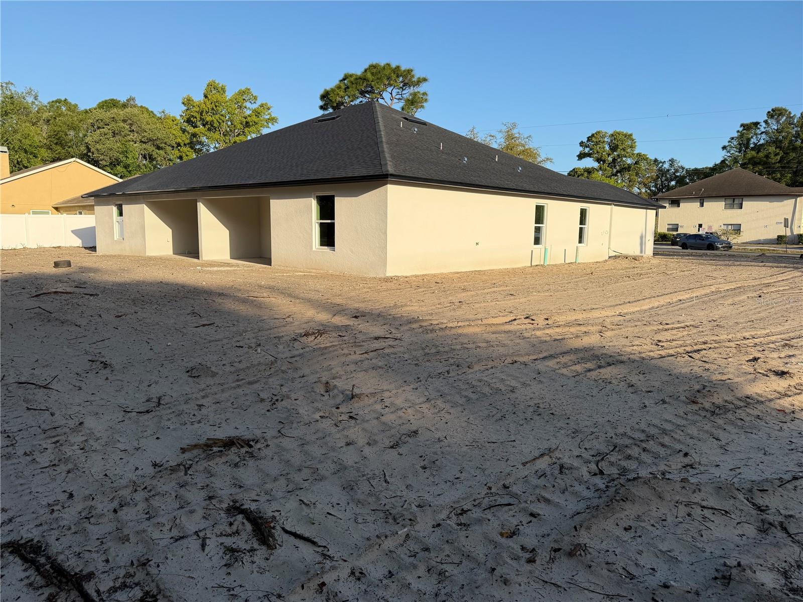 Listing photo id 1 for 10348 And 10350 Usher Street