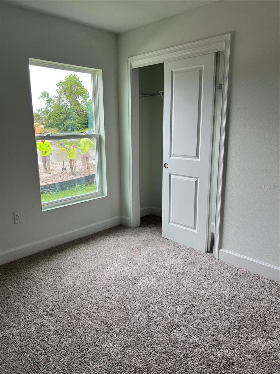 Listing photo id 6 for 10348 And 10350 Usher Street