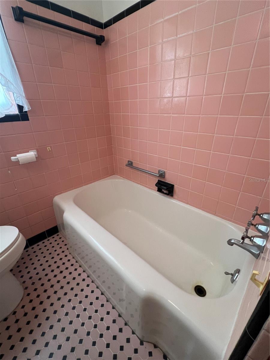 Image 8 of 22 For 1901 53rd Street S