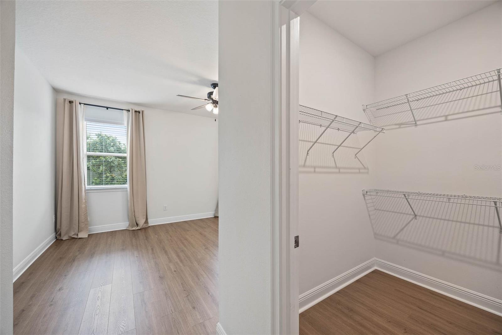 Listing photo id 12 for 2485 Morninglight Drive