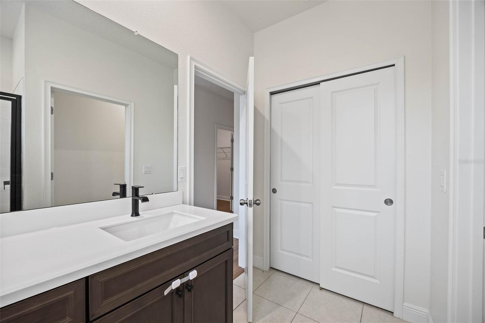 Listing photo id 17 for 2485 Morninglight Drive