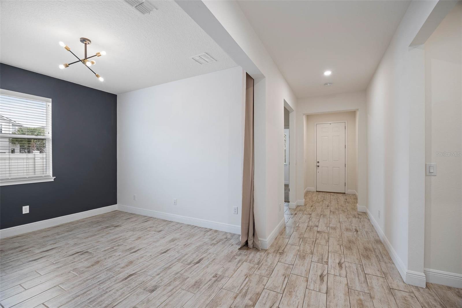 Listing photo id 18 for 2485 Morninglight Drive