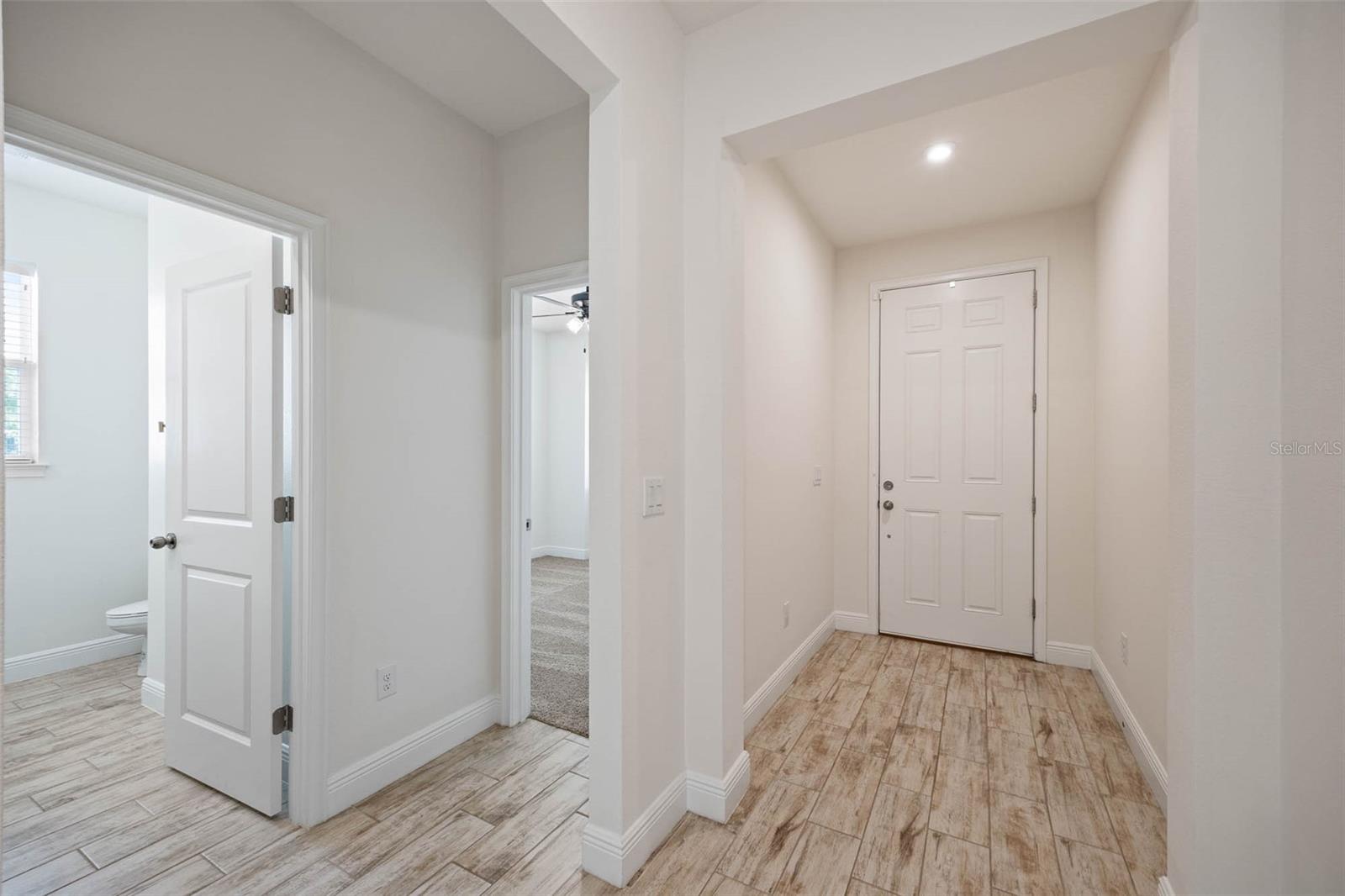 Listing photo id 20 for 2485 Morninglight Drive