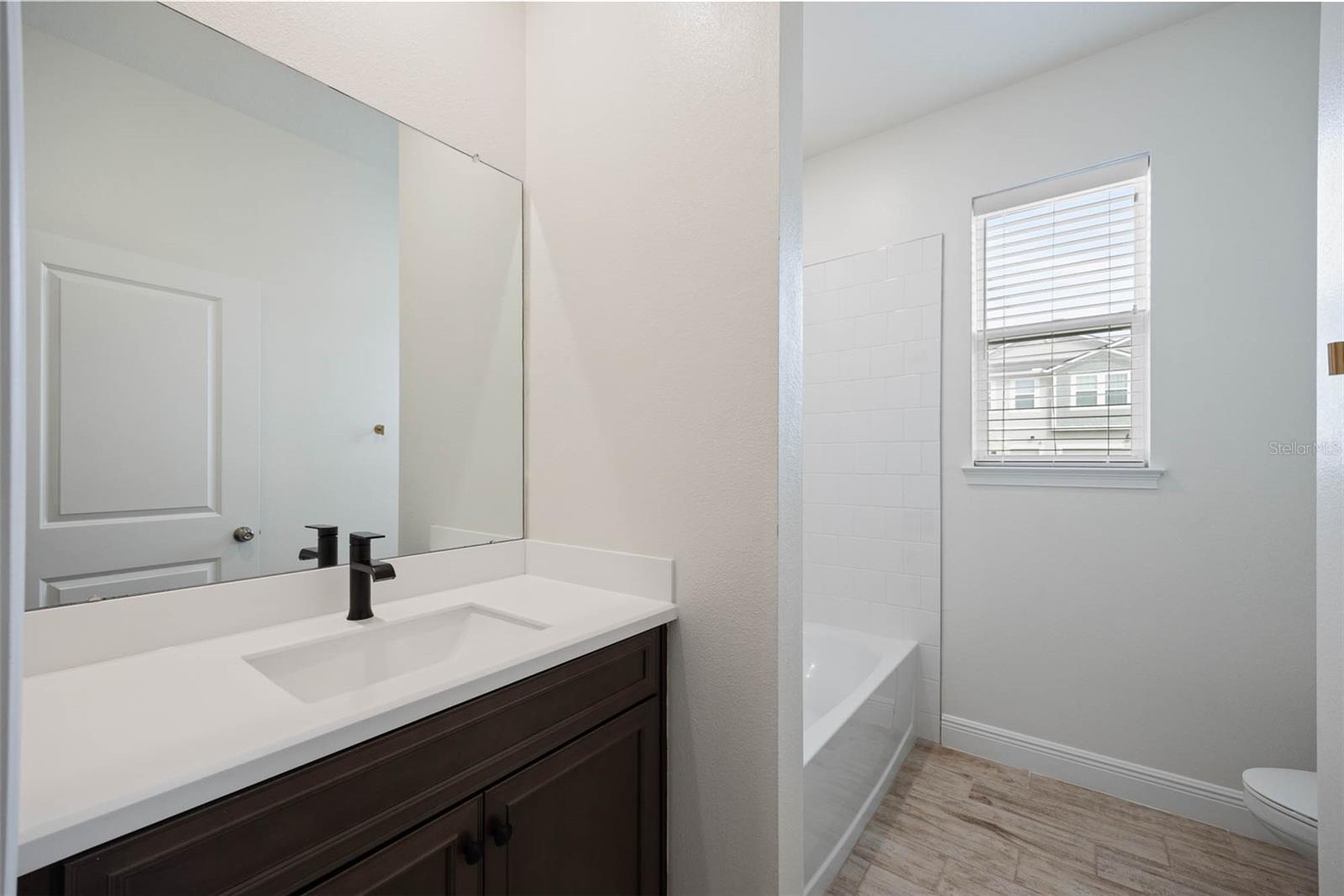 Listing photo id 23 for 2485 Morninglight Drive