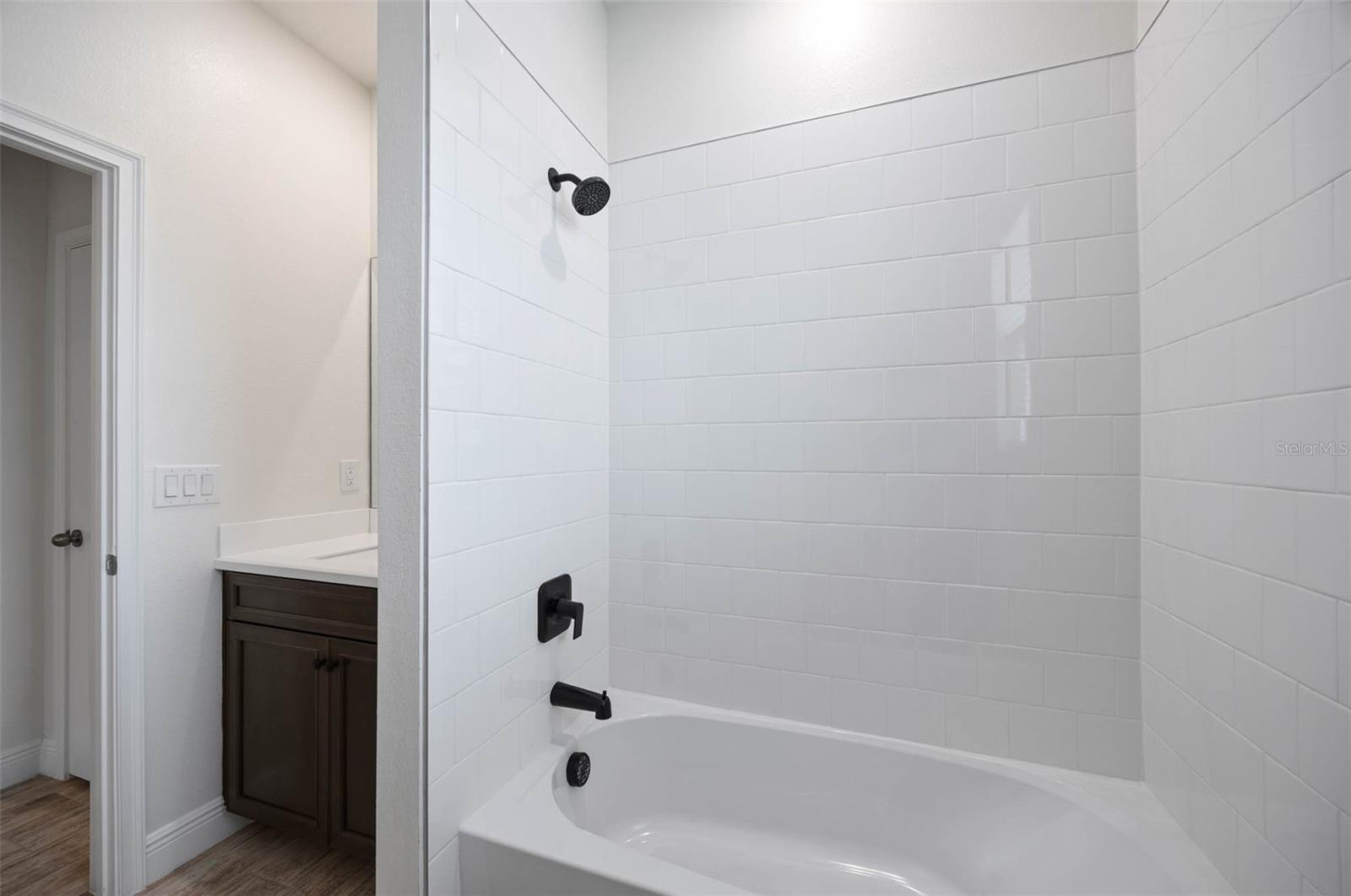 Listing photo id 24 for 2485 Morninglight Drive