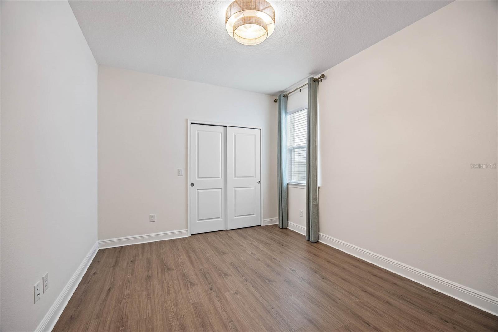 Listing photo id 28 for 2485 Morninglight Drive