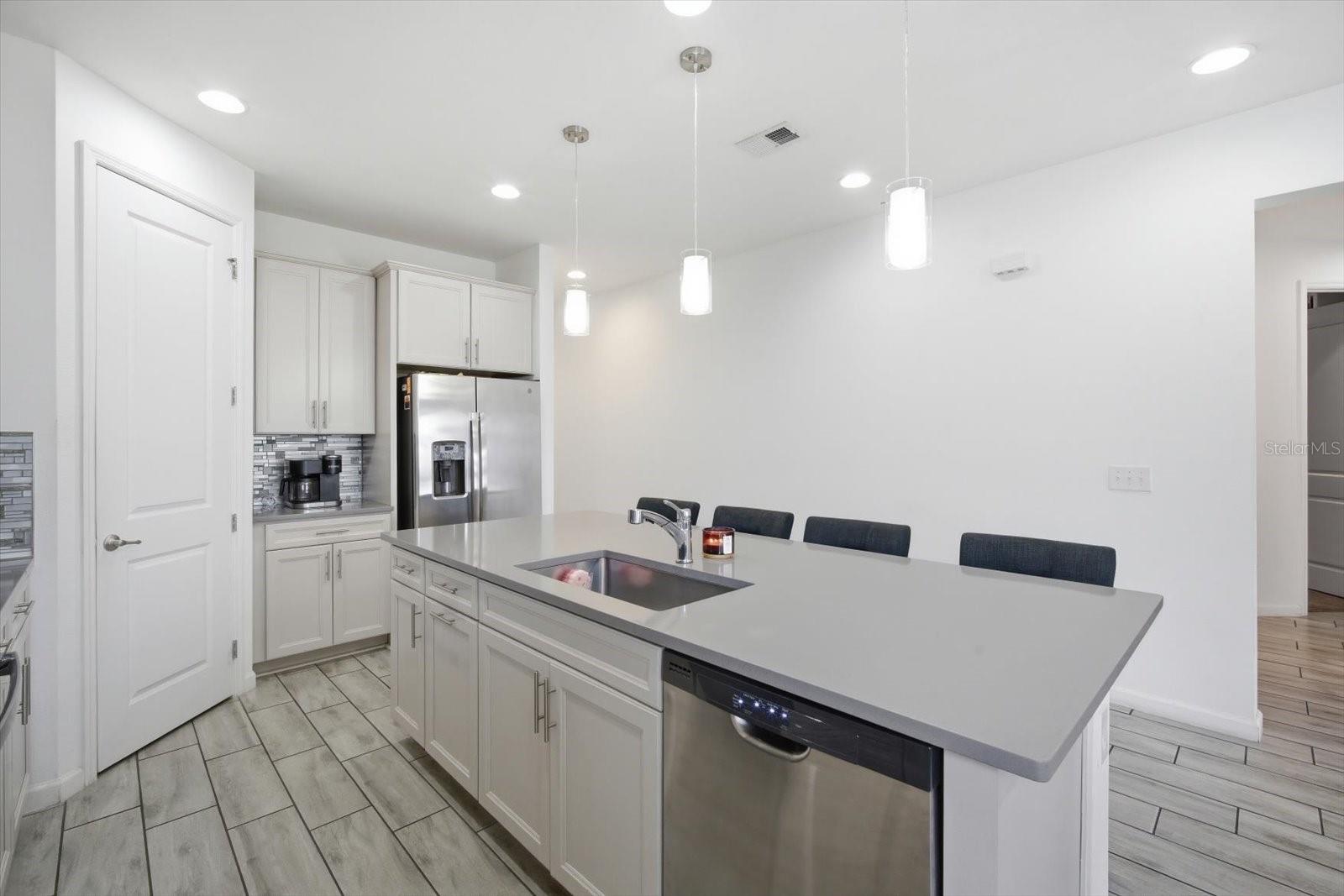 Image 13 of 29 For 120 Summershore Drive