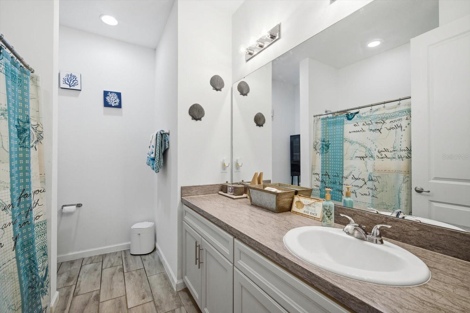 Image 19 of 29 For 120 Summershore Drive