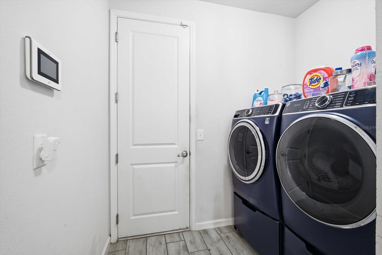 Image 23 of 29 For 120 Summershore Drive