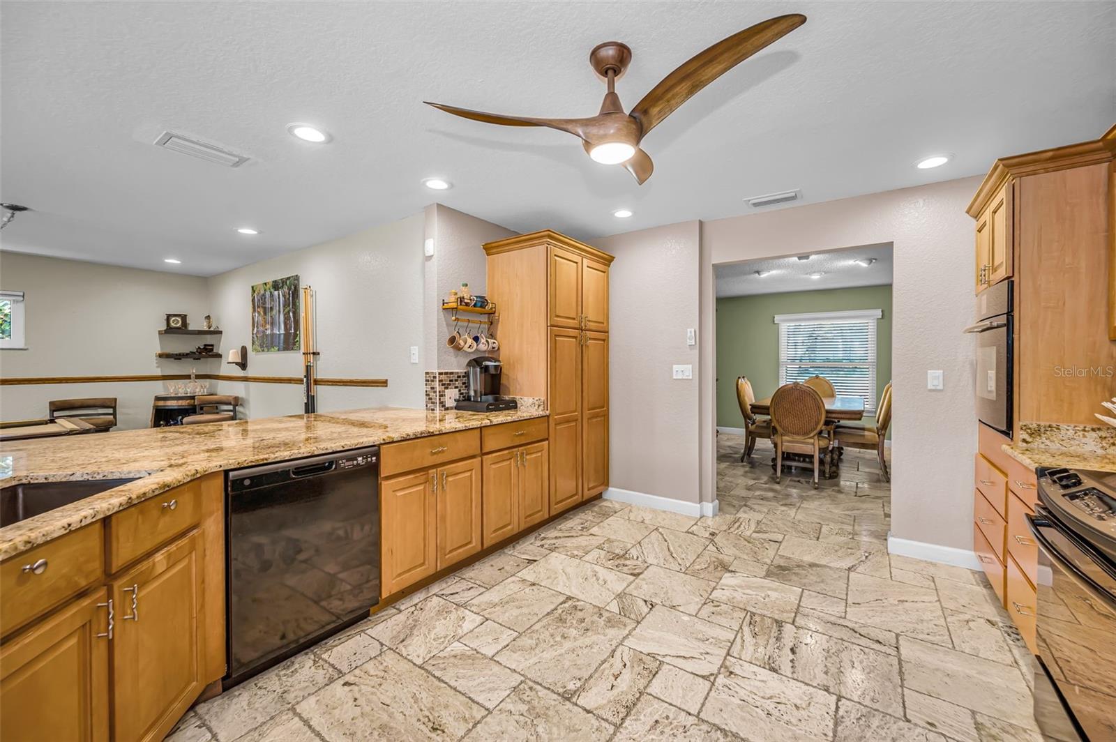 Listing photo id 13 for 3216 Harvest Moon Drive