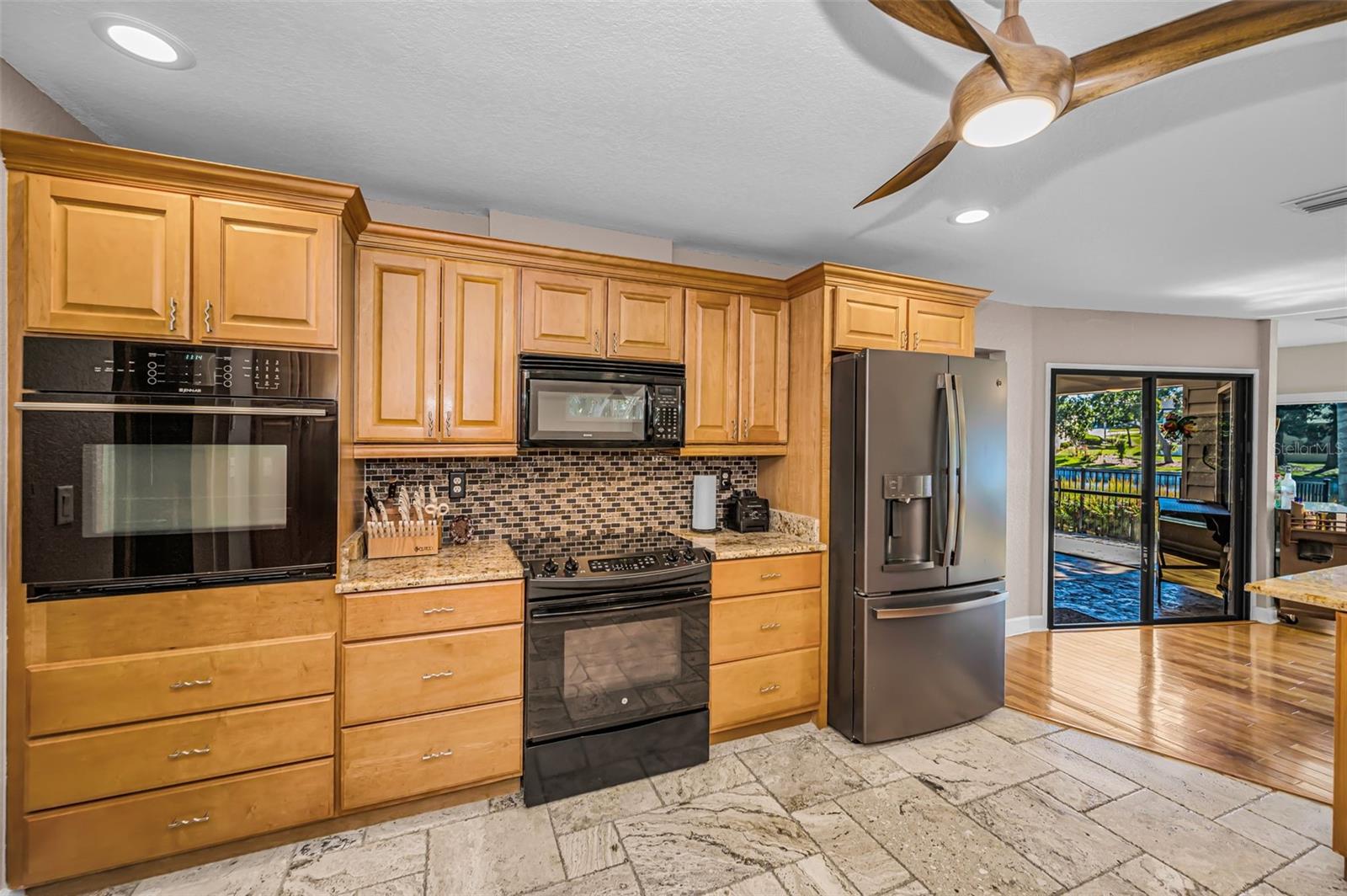 Listing photo id 14 for 3216 Harvest Moon Drive