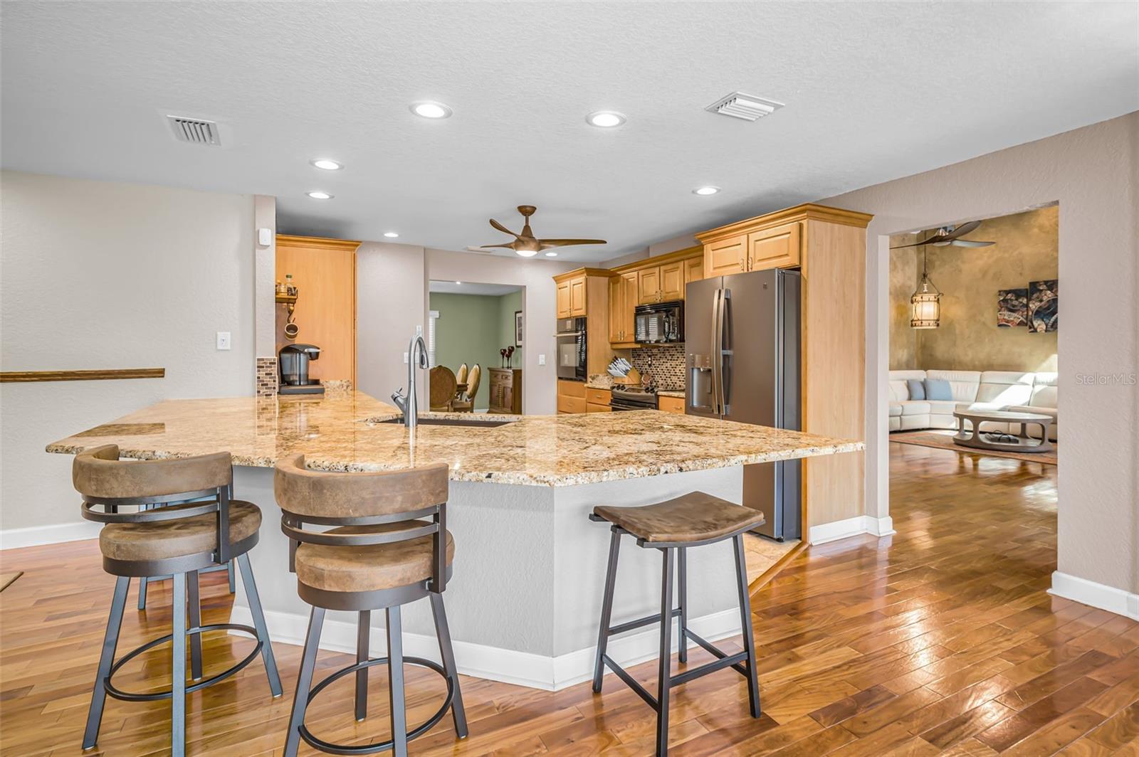 Listing photo id 16 for 3216 Harvest Moon Drive