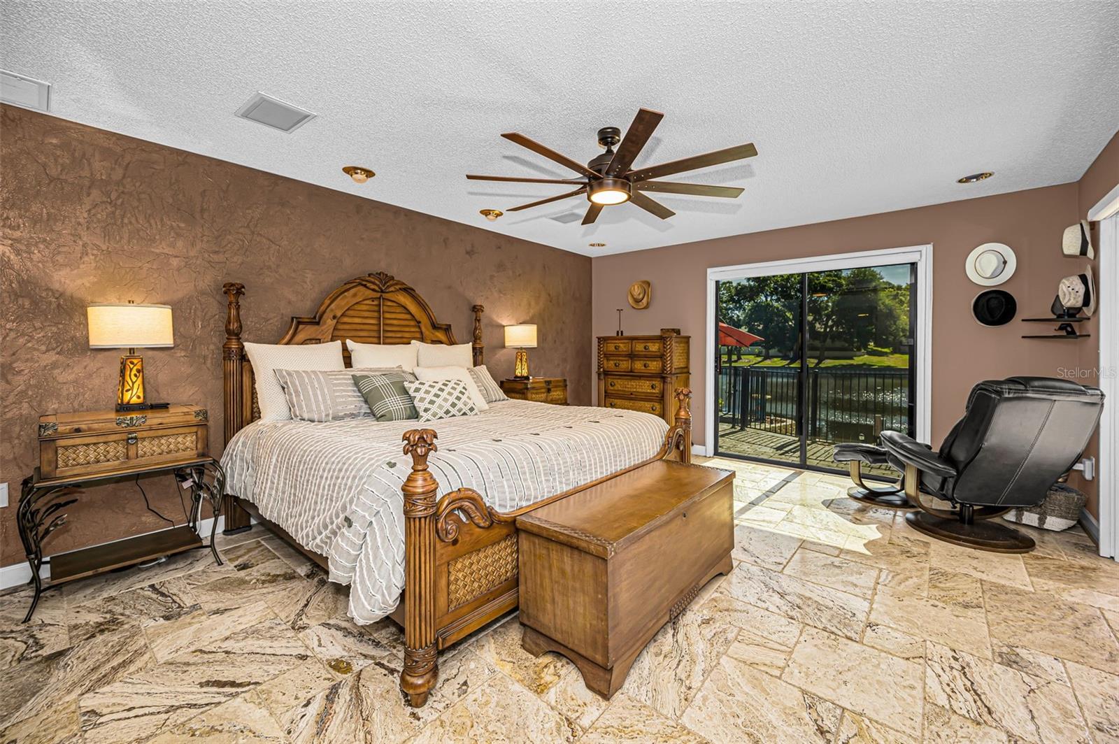 Listing photo id 21 for 3216 Harvest Moon Drive