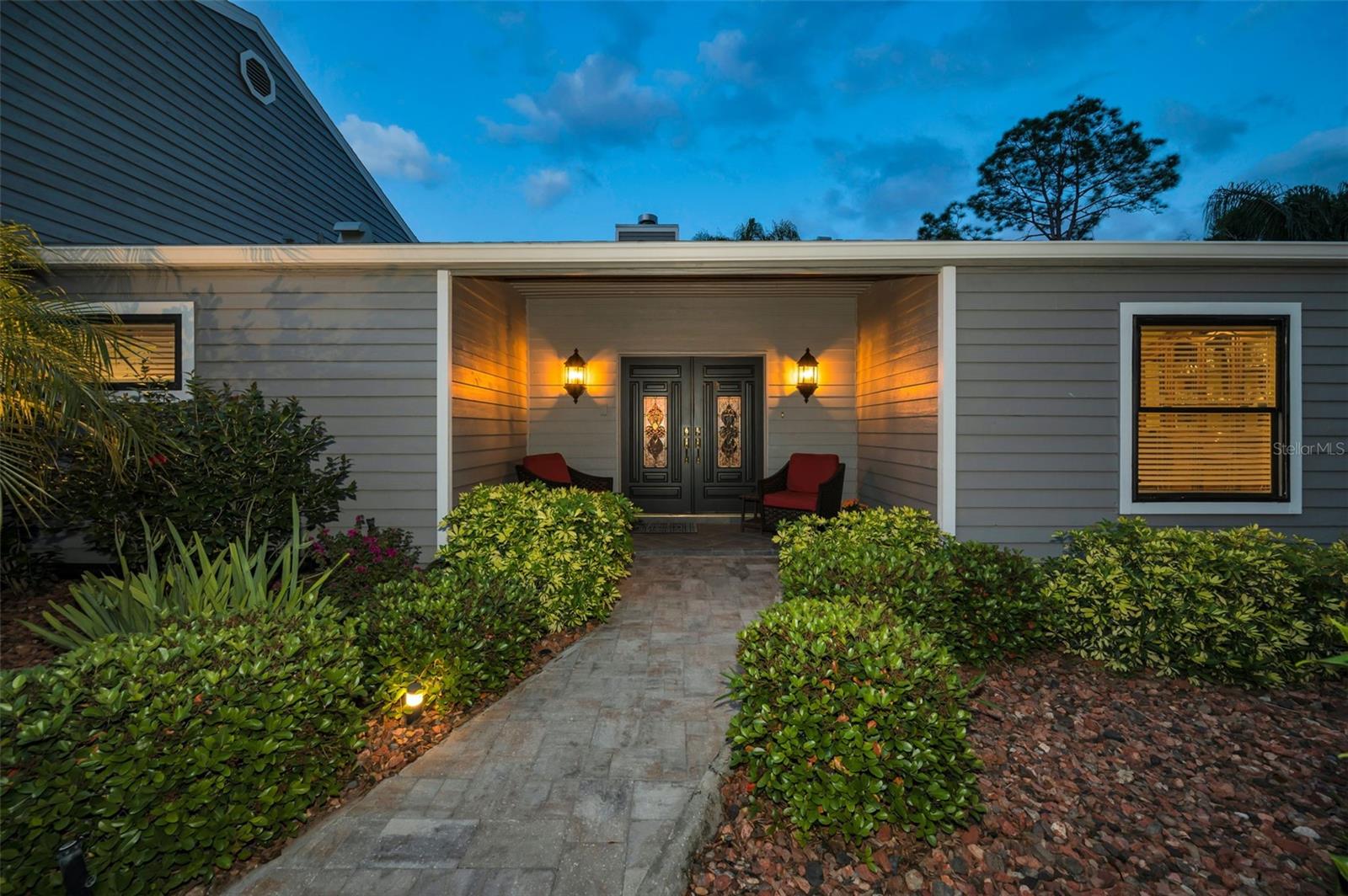 Listing photo id 4 for 3216 Harvest Moon Drive