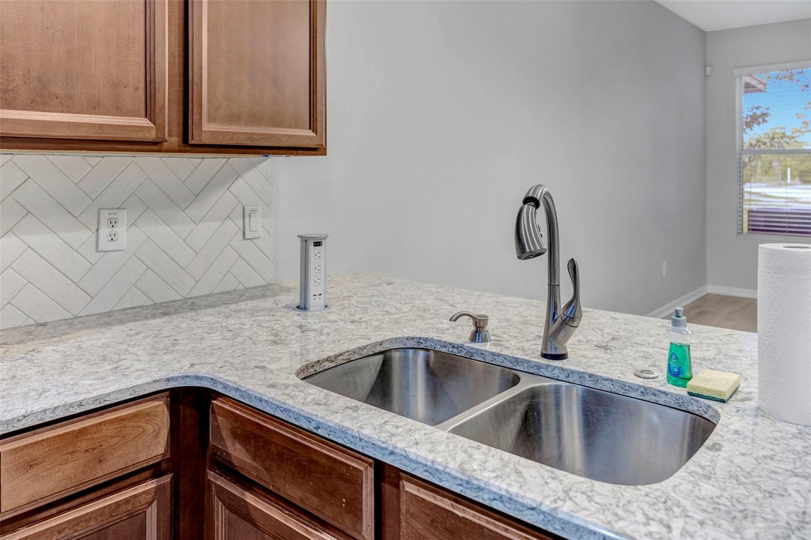 Image 11 of 61 For 6705 Holly Heath Drive