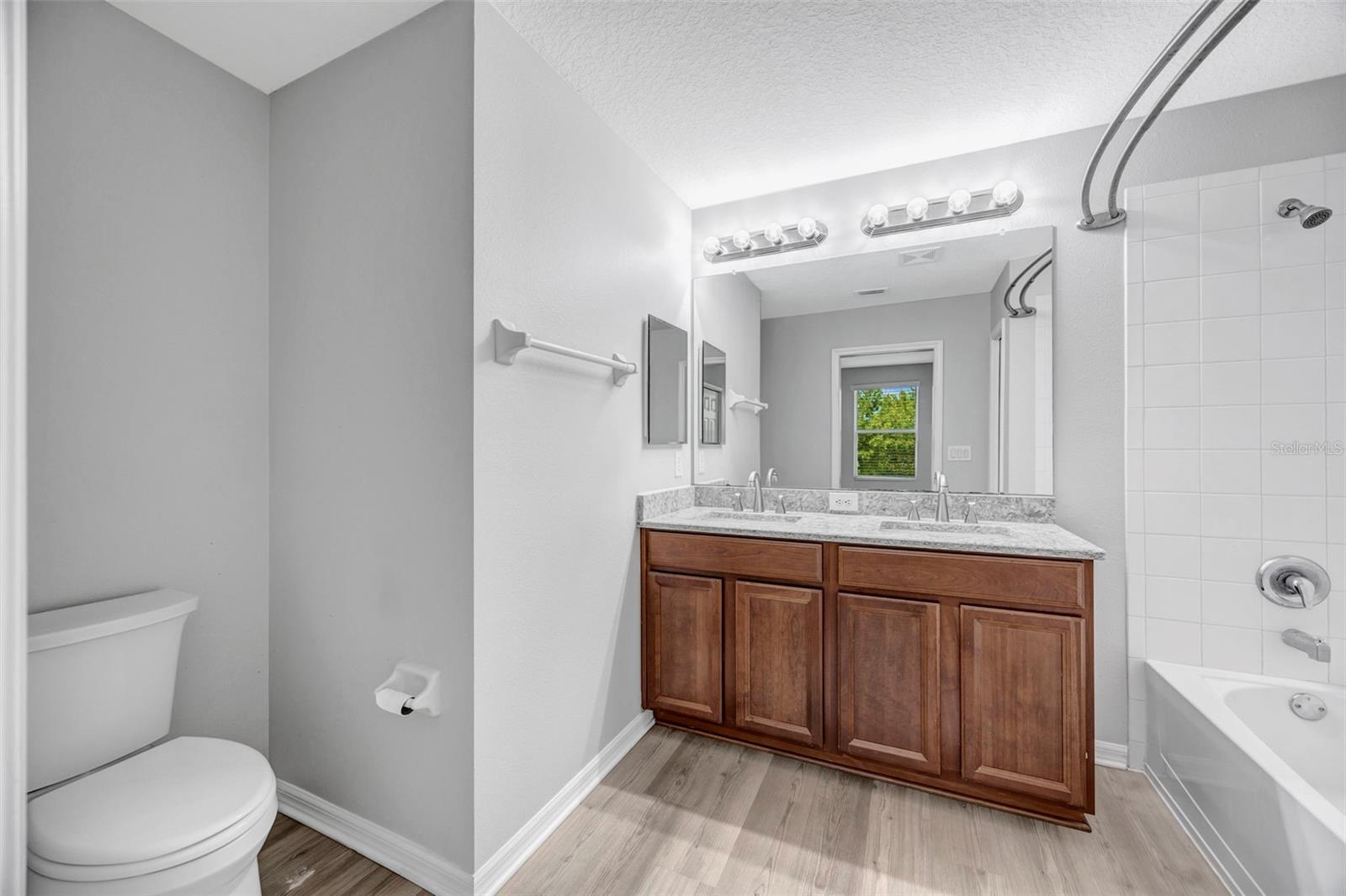 Image 15 of 61 For 6705 Holly Heath Drive