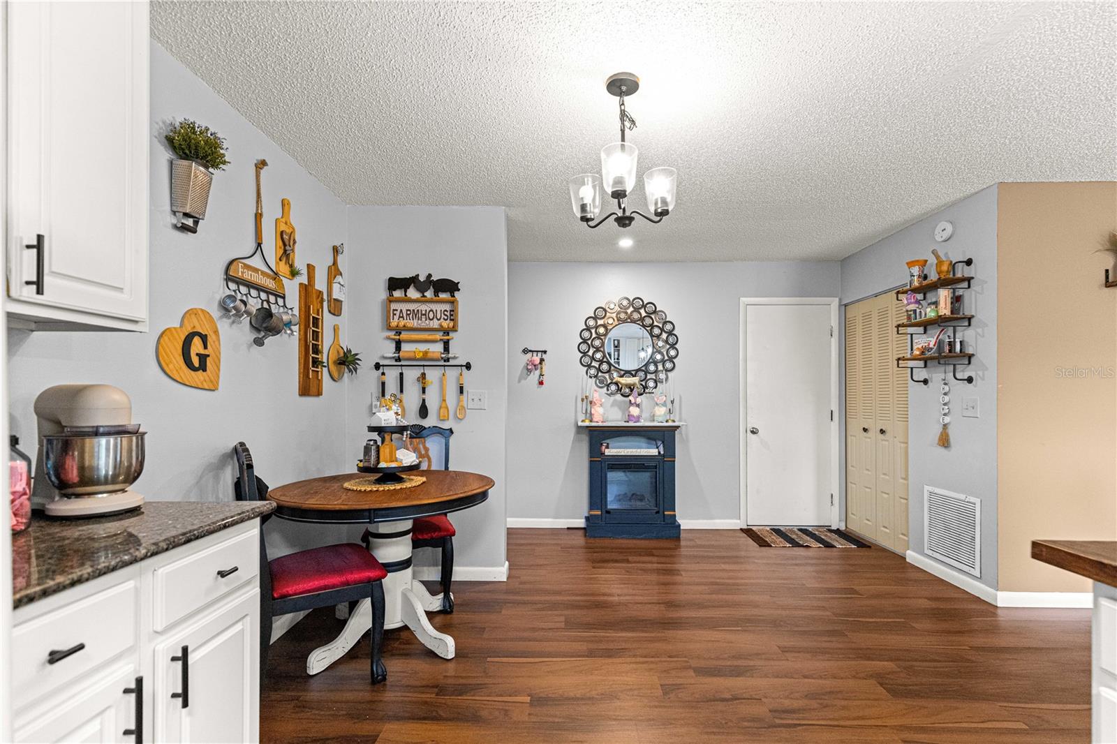 Image 15 of 30 For 508 Emerald Road