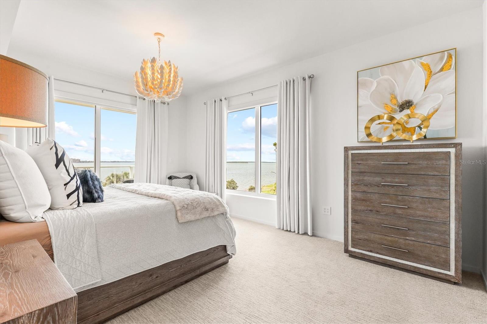 Listing photo id 18 for 1020 Sunset Point Road 303