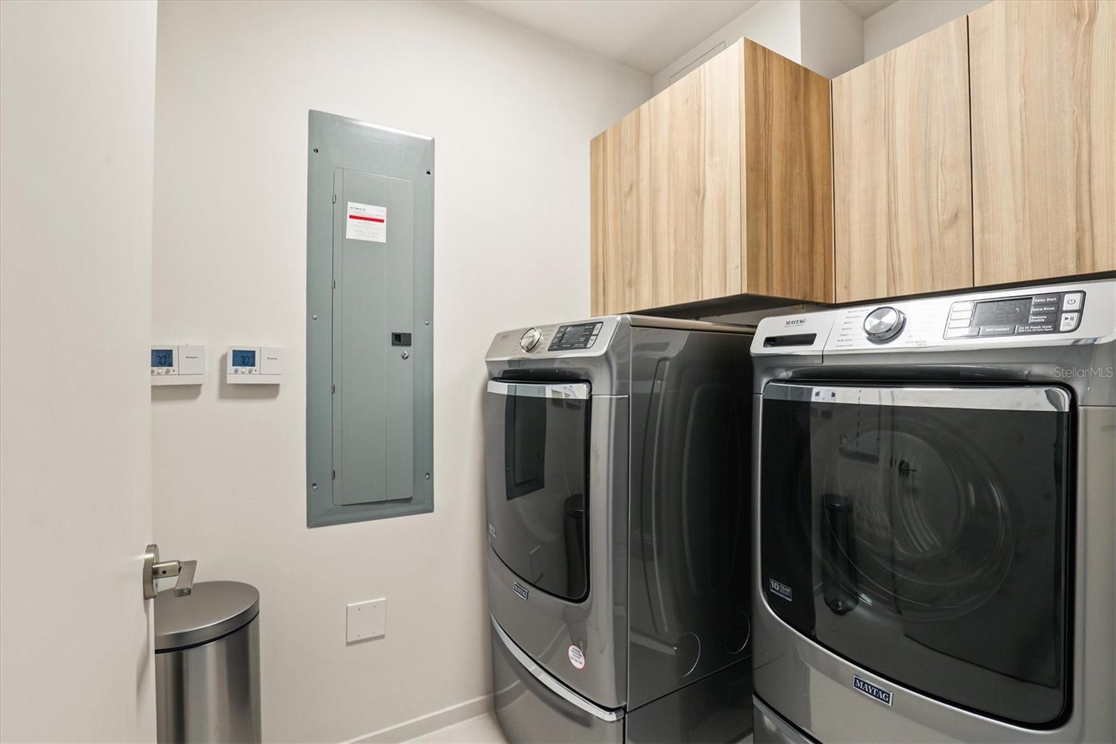 Listing photo id 33 for 1020 Sunset Point Road 303