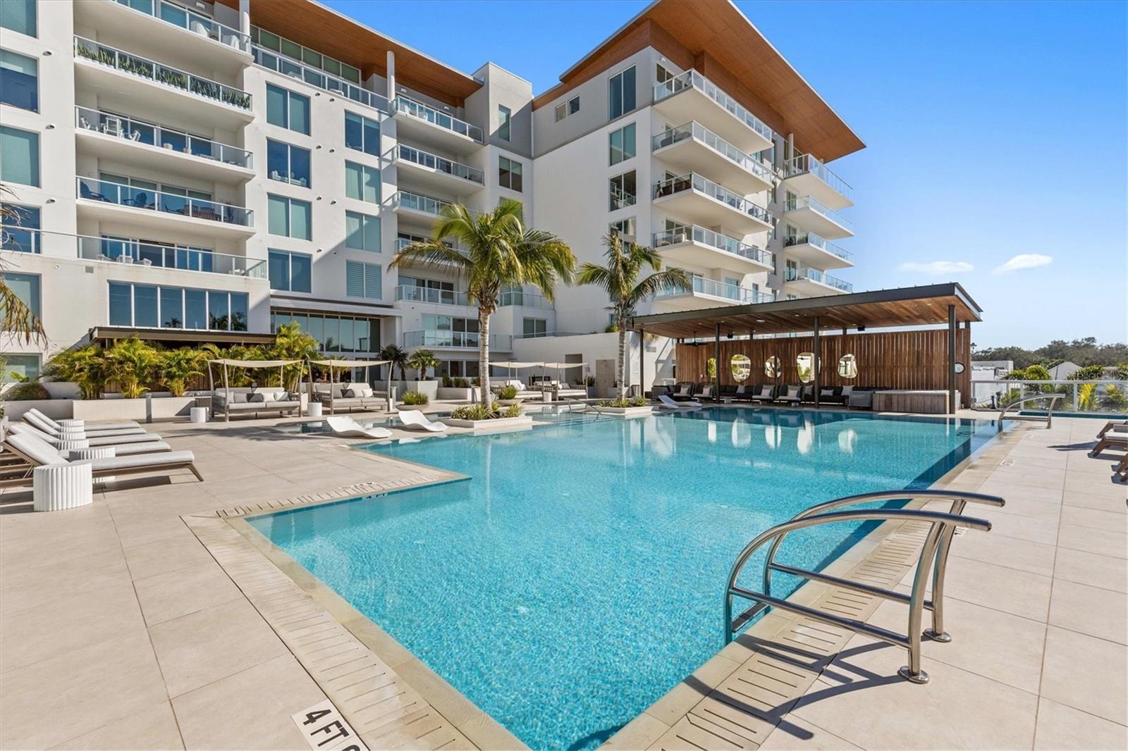 Listing photo id 38 for 1020 Sunset Point Road 303