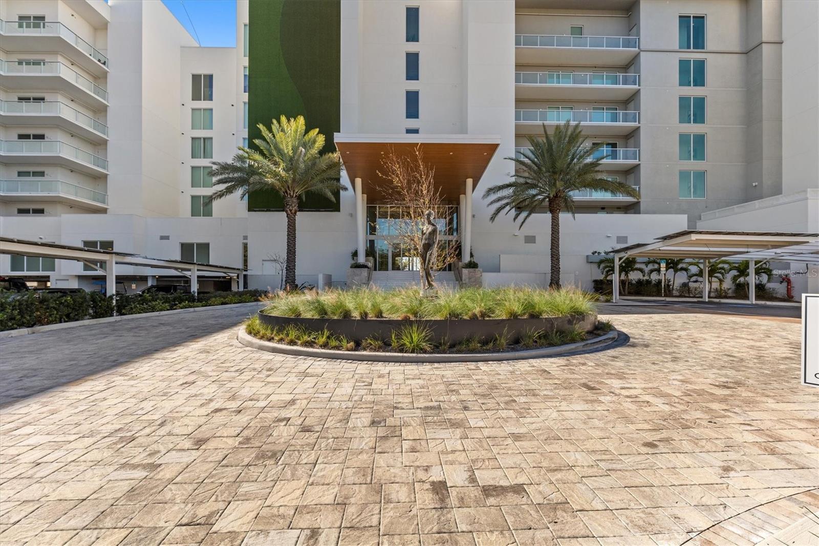 Listing photo id 65 for 1020 Sunset Point Road 303