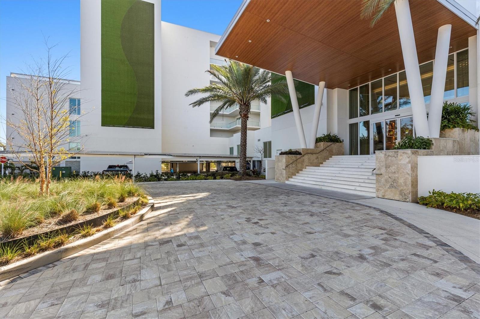 Listing photo id 66 for 1020 Sunset Point Road 303