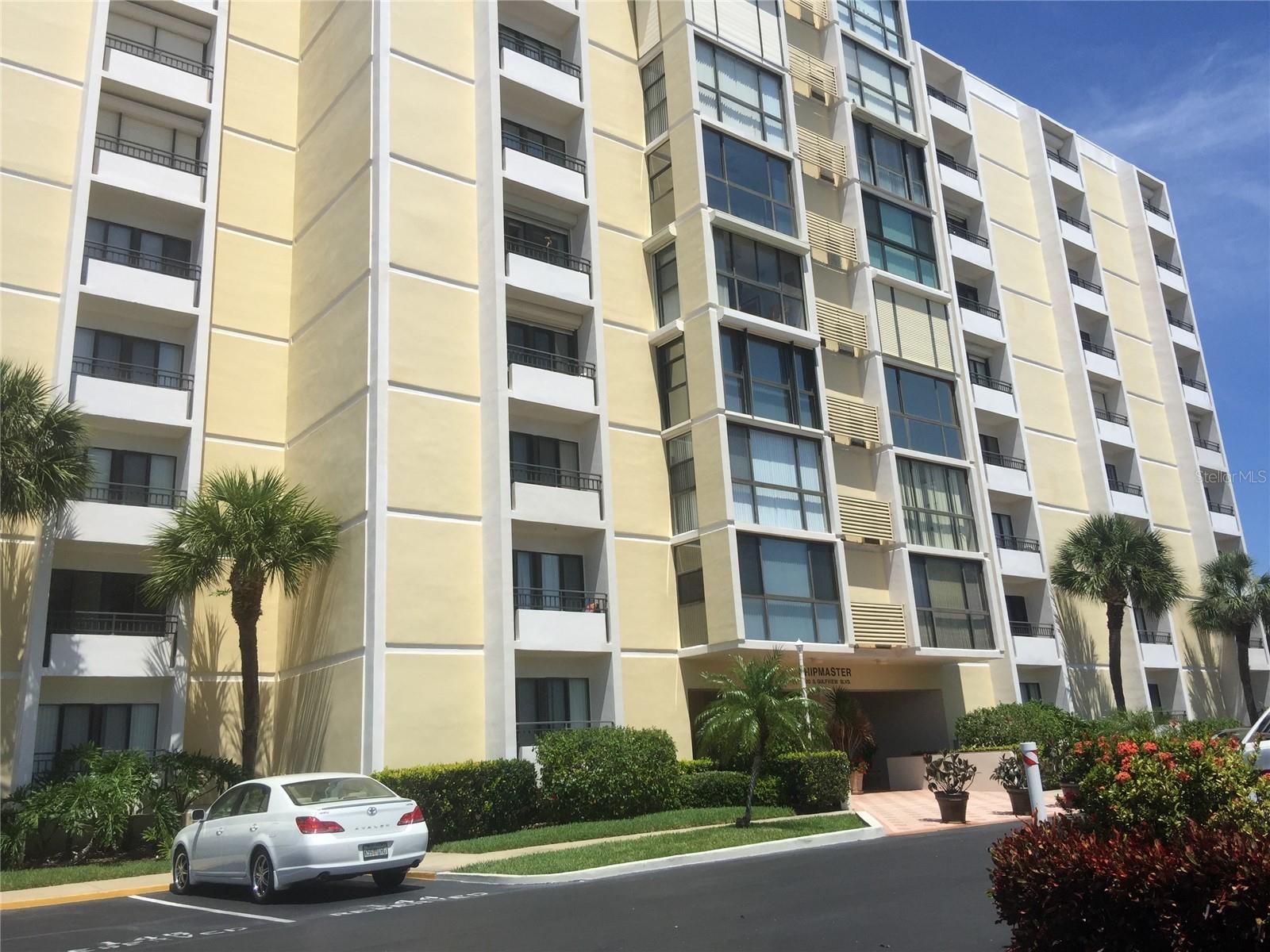 Image 2 of 39 For 800 Gulfview Boulevard 303