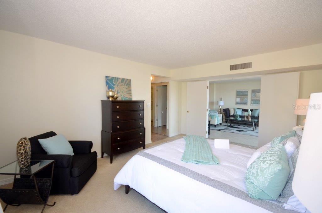 Image 23 of 39 For 800 Gulfview Boulevard 303