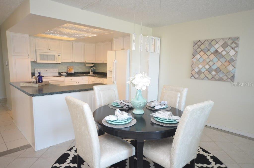 Image 4 of 39 For 800 Gulfview Boulevard 303