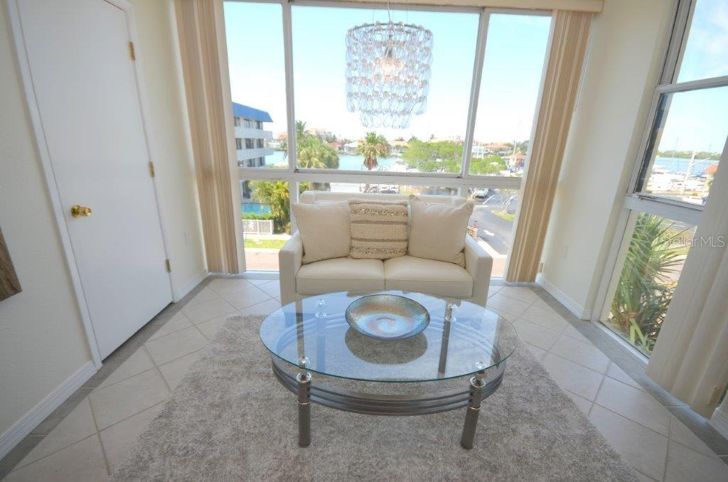 Image 9 of 39 For 800 Gulfview Boulevard 303
