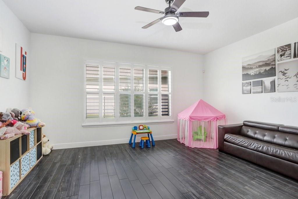 Listing photo id 24 for 16247 November Rain Court