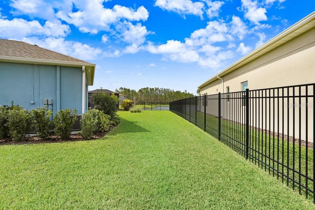 Listing photo id 40 for 16247 November Rain Court