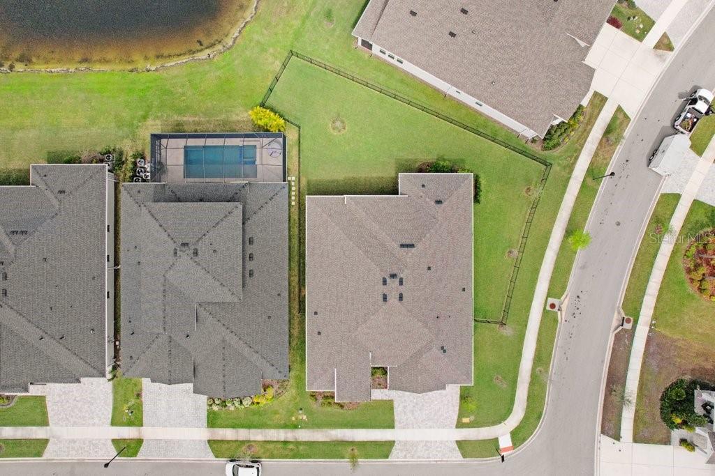 Listing photo id 47 for 16247 November Rain Court